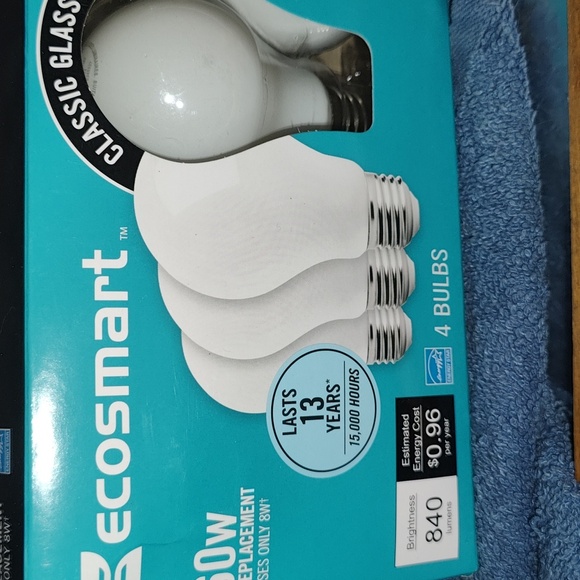 ✔️Ecoamart light bulbs 4 pk - Picture 1 of 3